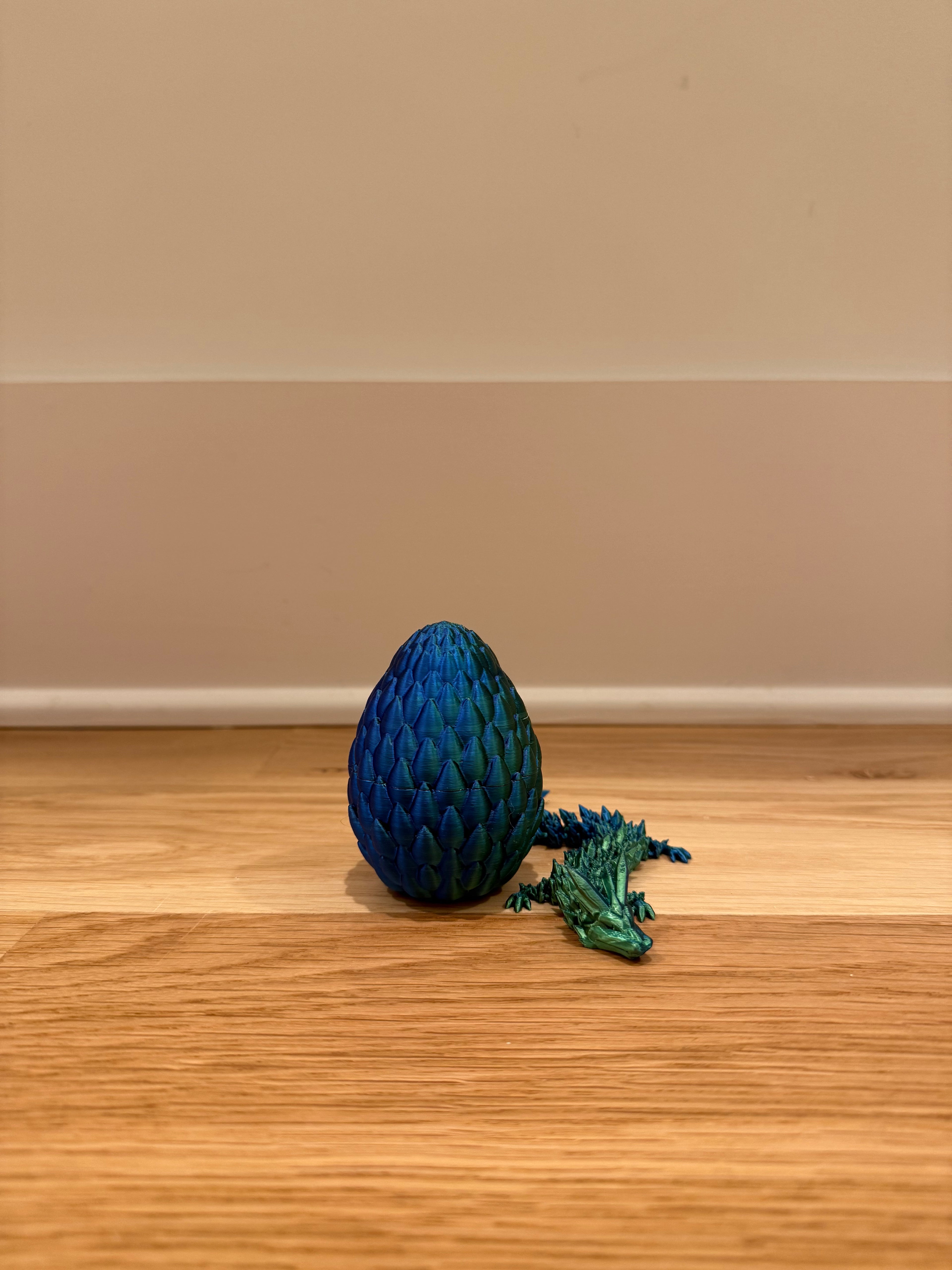 Dragon with Egg ￼